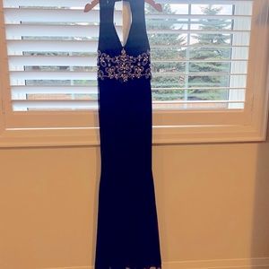 Black formal dress - EUC 8 - stretch Low back